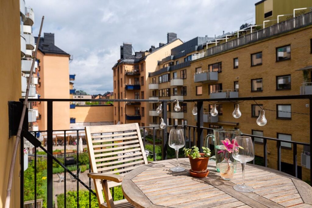 Trapphusmålning Golvslipning BRF. Skogås Mörtvik Huddinge