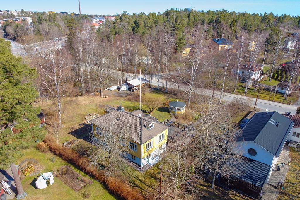 Fasadmålning tvåvåningsvilla. Tyresö Nytorp