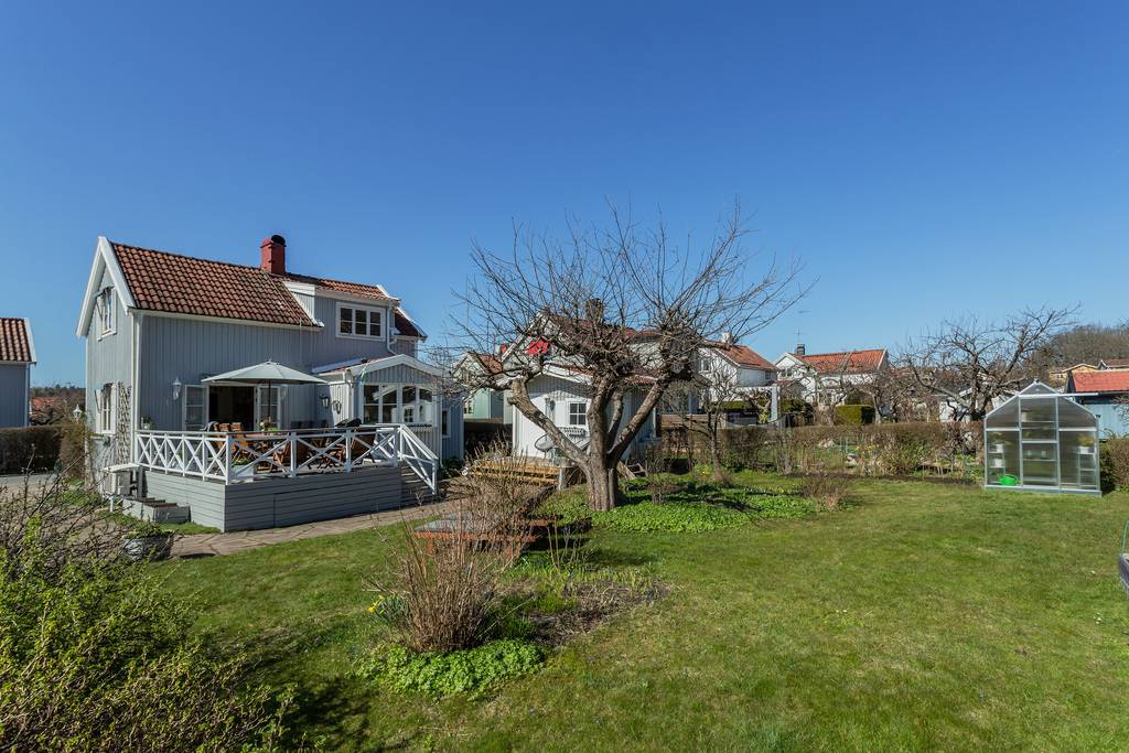 Fönstermålning & Renovering träfönster villa. Älvsjö